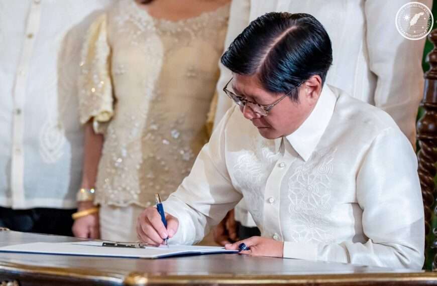 Marcos signs law granting judiciary fiscal autonomy