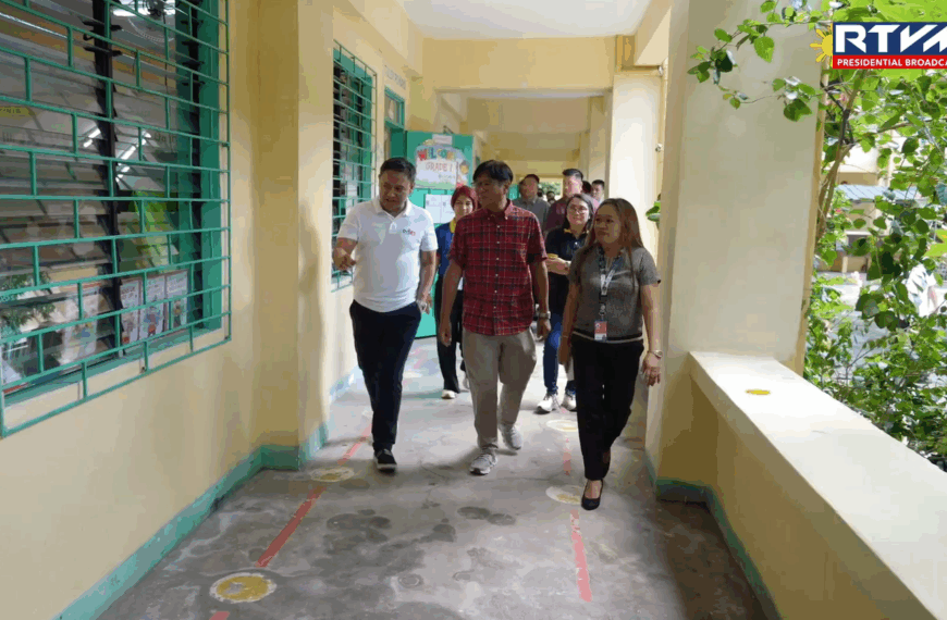 Marcos Jr. attends opening of classes at Manila elementary school