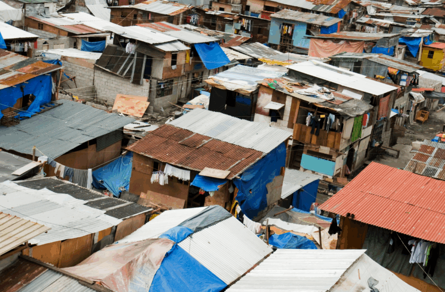 SWS: 49% of Filipino families rate themselves as poor in Q2 2025