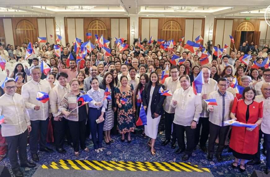Marcos Jr. meets with Filipino community in New Delhi at start of state visit to India